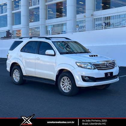 TOYOTA HILUX 3.0 SRV 4X4 CD 16V TURBO INTERCOOLER DIESEL 4P MANUAL TOYOTA HILUX 3.0 SRV 4X4 CD 16V TURBO INTERCOOLER DIESEL 4P MANUAL